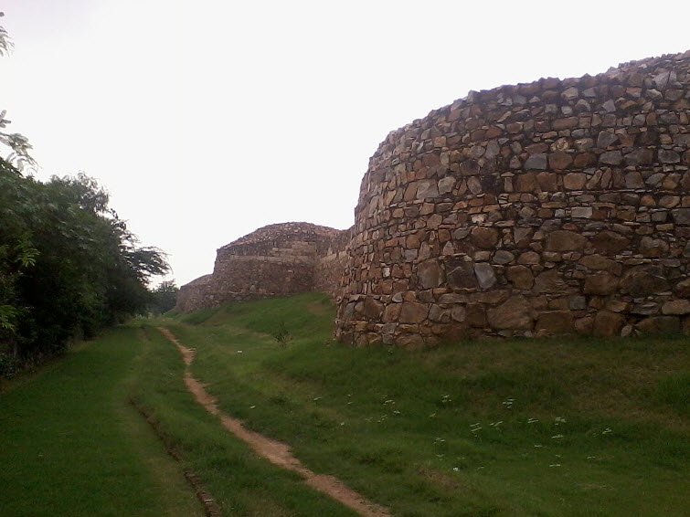 Qila Rai Pithora or Lal Kot, Delhi, India